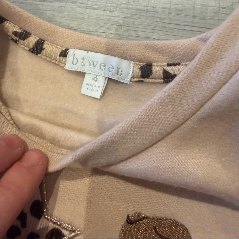 Btween Western Sweatshirt & Leopard Flare Leggings Set size 4 - Picture 4 of 5